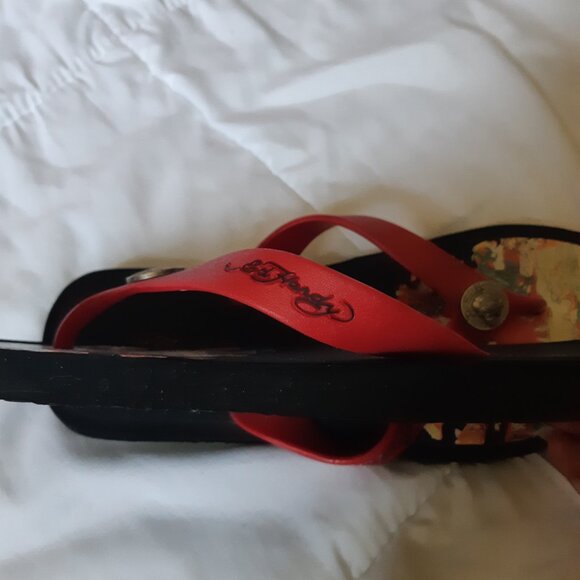 Ed Hardy flops - Picture 6 of 9